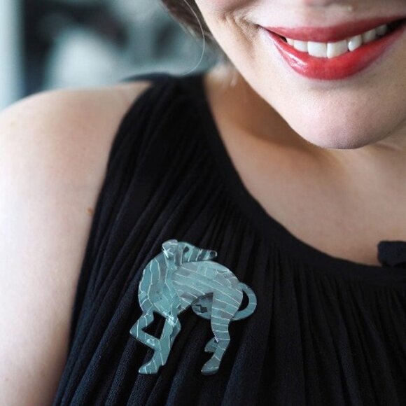 Erstwilder Symphony of Speed Greyhound Brooch. New in box.  Italian greyhound. - Picture 3 of 10